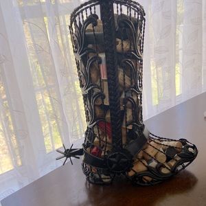 Decorative wine cork holder